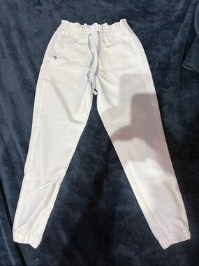 Figs White Women's high Waisted Jogger Scrub Pants